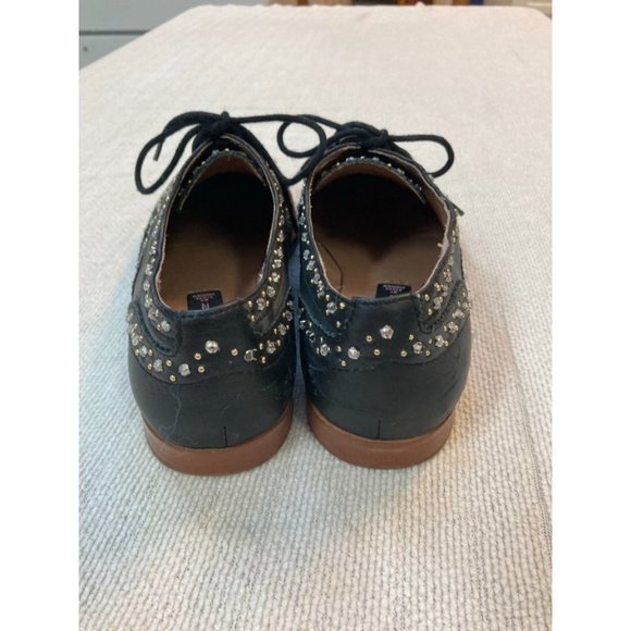 STEVEN by STEVE MADDEN "Goldey" Black Studded Wingtip lace up Oxfords. - Picture 6 of 8